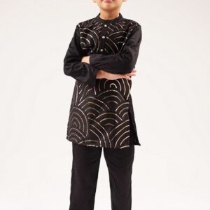 Black Embroidered Kurta With Pants (Set of 2)